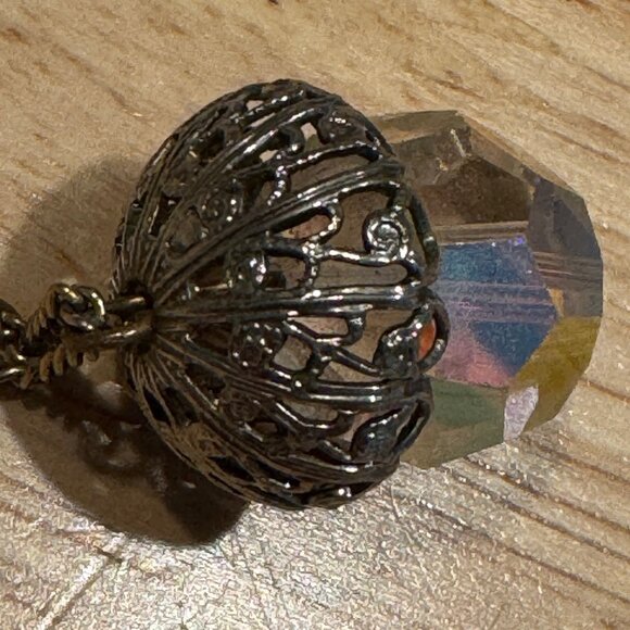 Vintage Aurora Borealis Faceted Crystal Ball Filigree Cap Pendant Necklace 24" - Picture 3 of 6